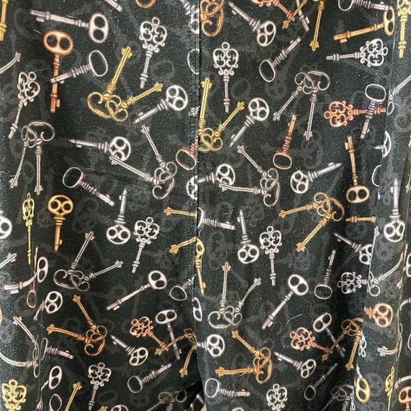 Charlie’s Project high rise leggings w. keys. Super soft. OS PLUS 16-22 - Picture 8 of 8